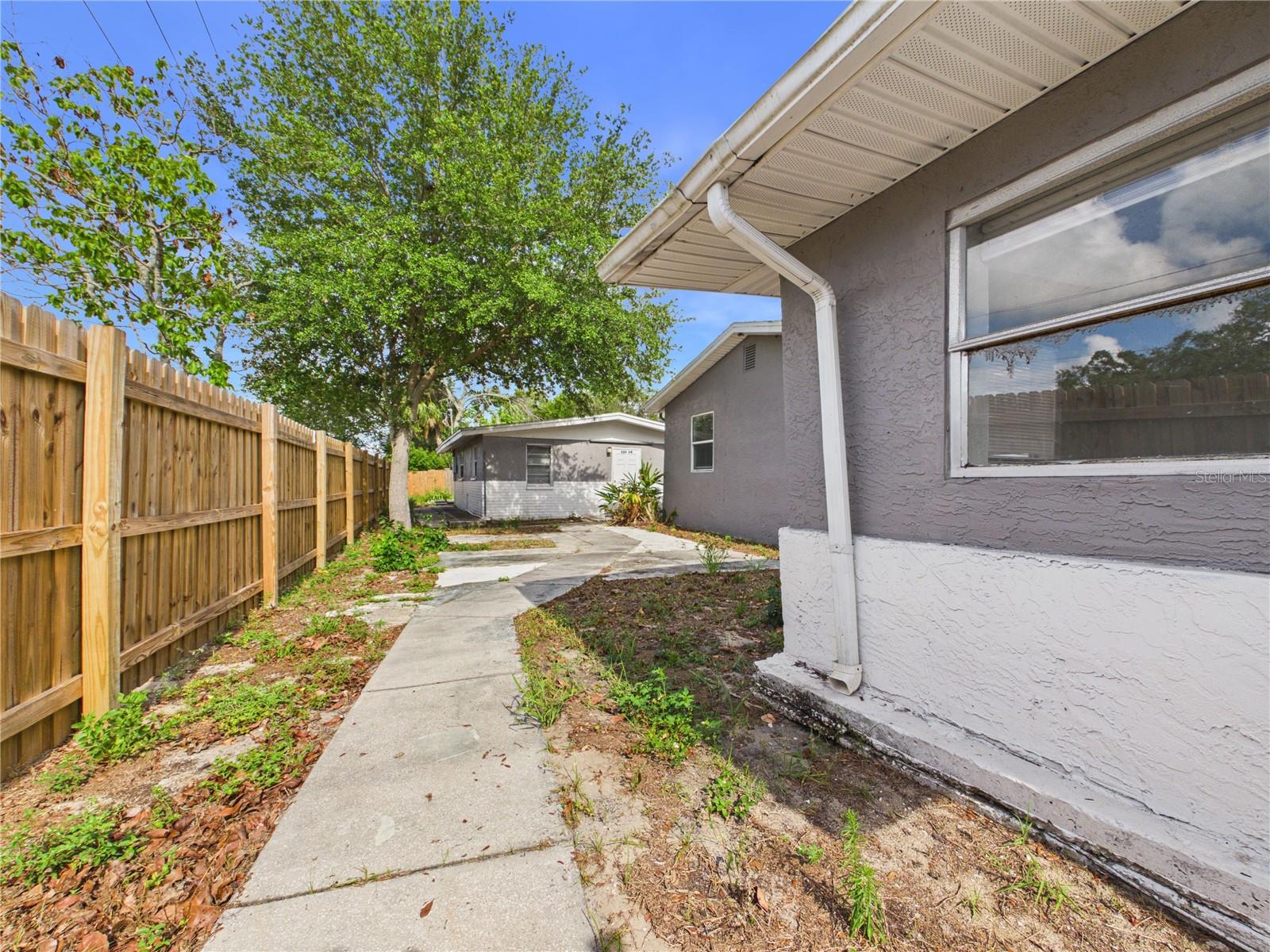 605 S DISSTON AVE, TARPON SPRINGS, FL, 34689