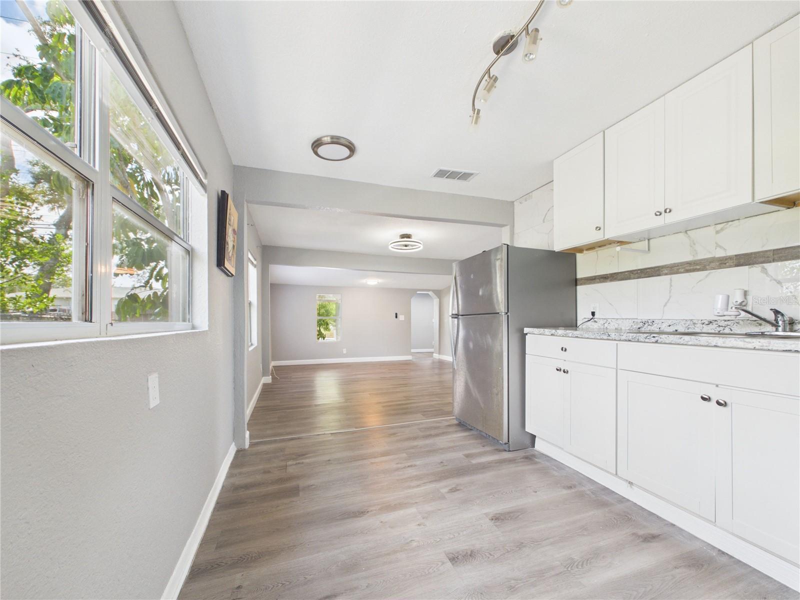 605 S DISSTON AVE, TARPON SPRINGS, FL, 34689