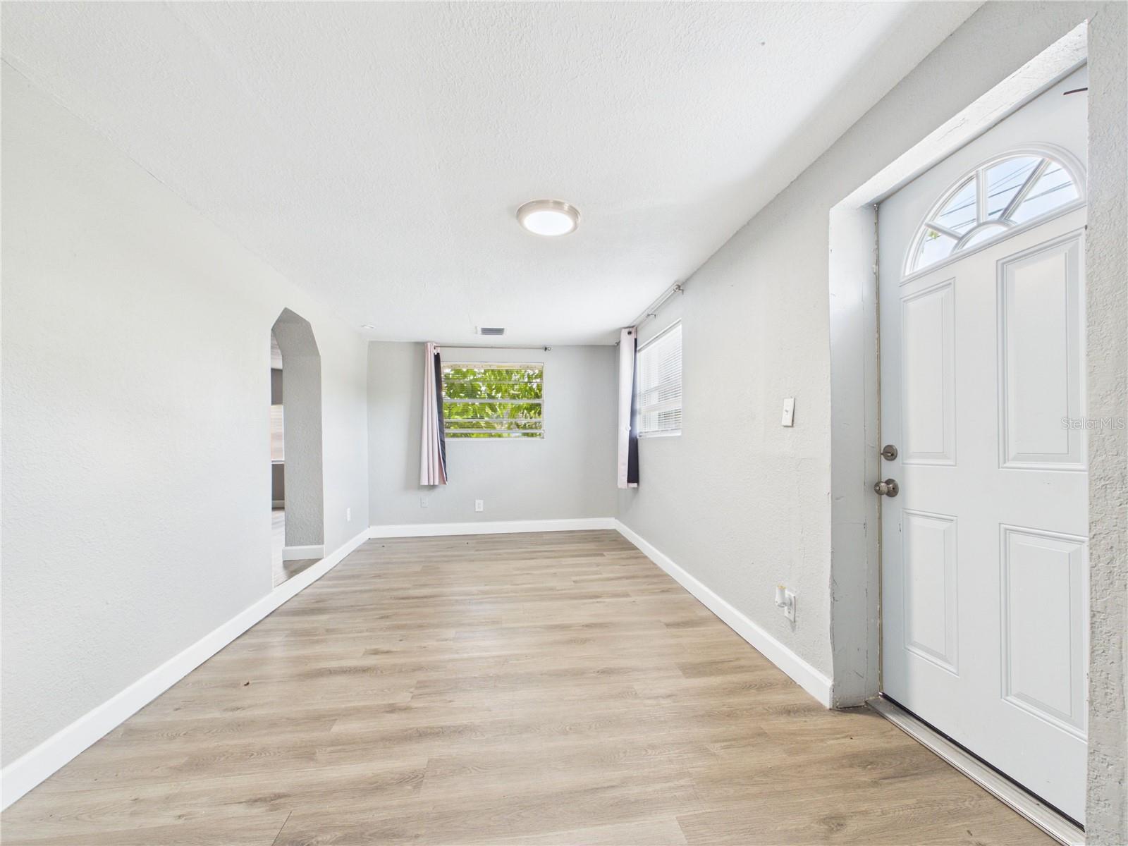 605 S DISSTON AVE, TARPON SPRINGS, FL, 34689