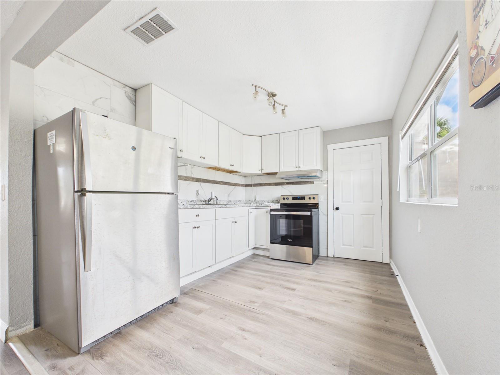 605 S DISSTON AVE, TARPON SPRINGS, FL, 34689