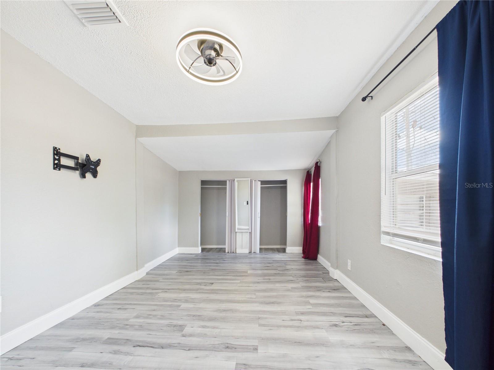 605 S DISSTON AVE, TARPON SPRINGS, FL, 34689