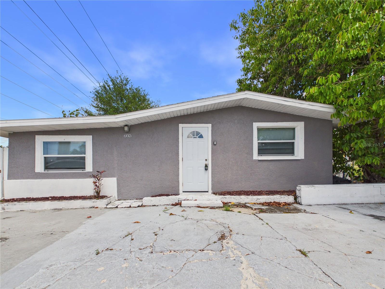 605 S DISSTON AVE, TARPON SPRINGS, FL, 34689