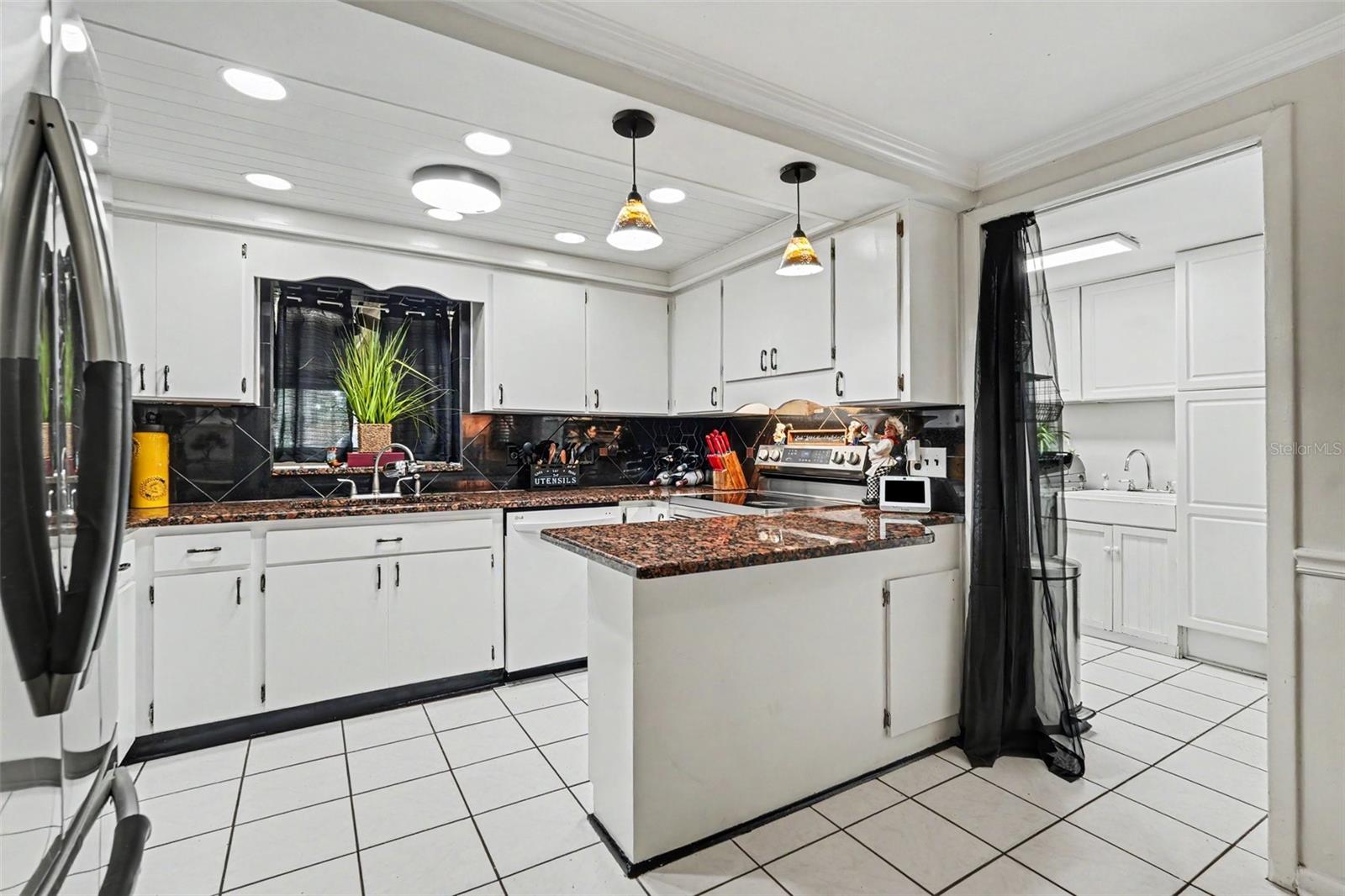 8115 N OLA AVE, TAMPA, FL, 33604