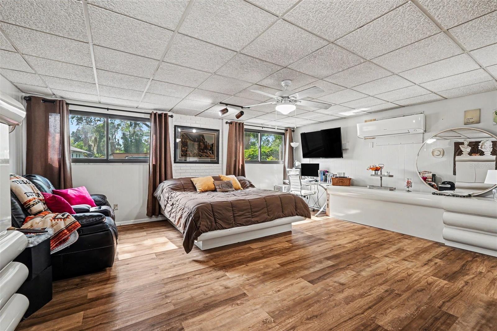 8115 N OLA AVE, TAMPA, FL, 33604