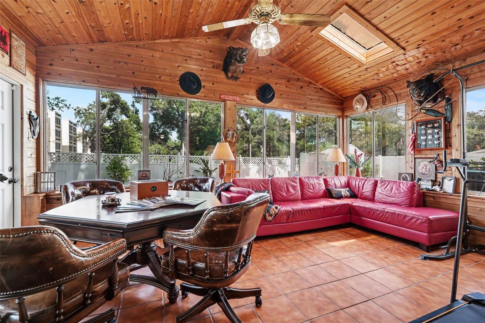 8115 N OLA AVE, TAMPA, FL, 33604