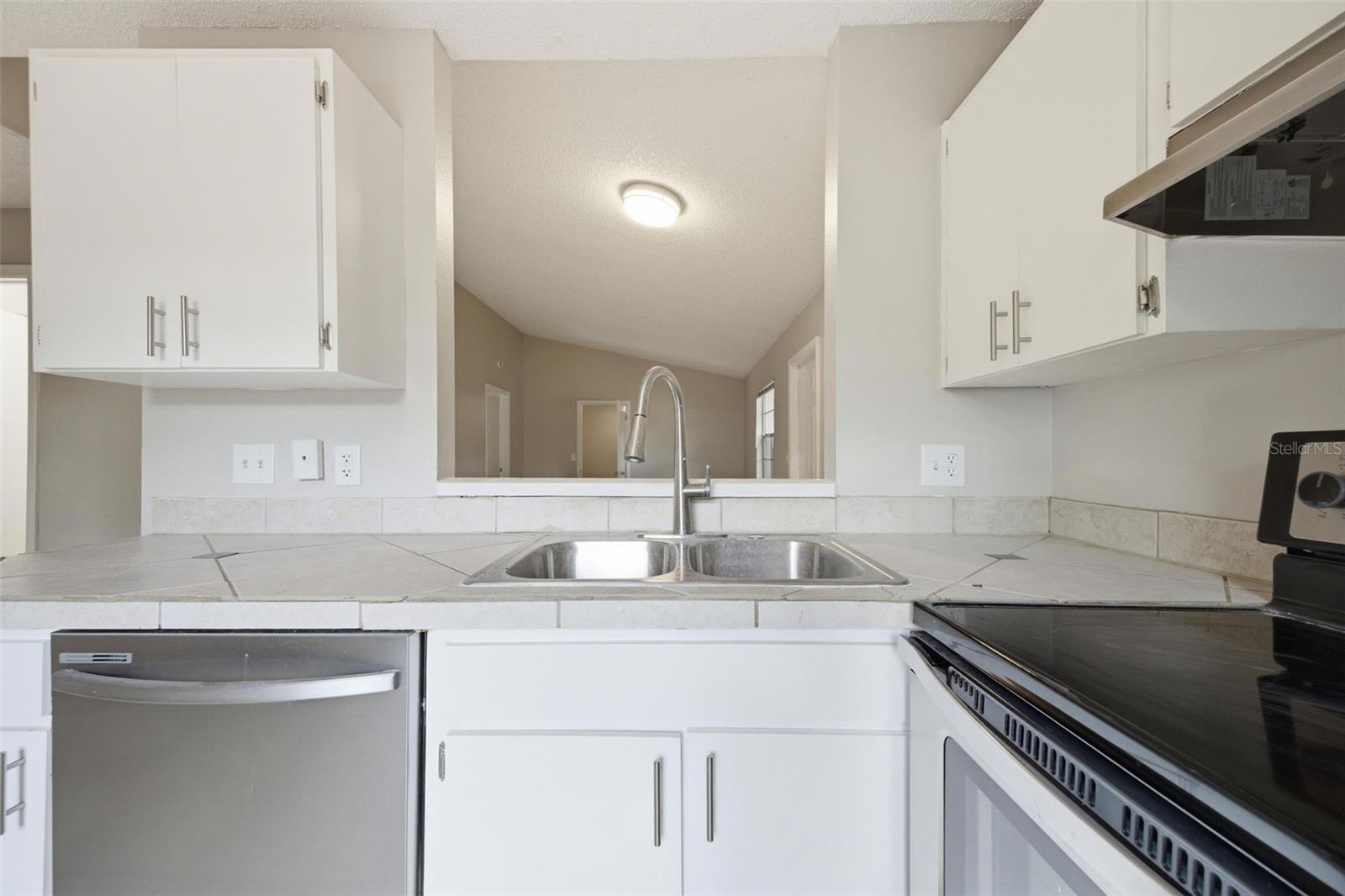 3141 HURON AVE #B, OLDSMAR, FL, 34677