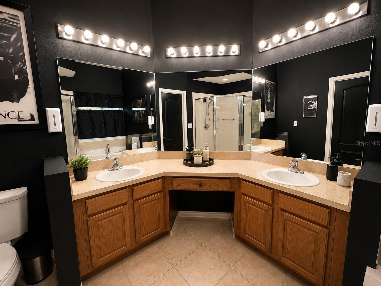 1333 KELLOGG DR, TAVARES, FL, 32778