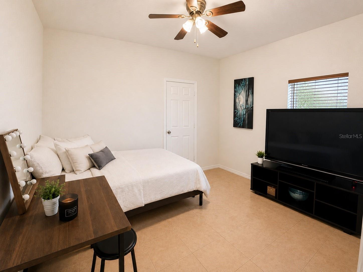 1333 KELLOGG DR, TAVARES, FL, 32778