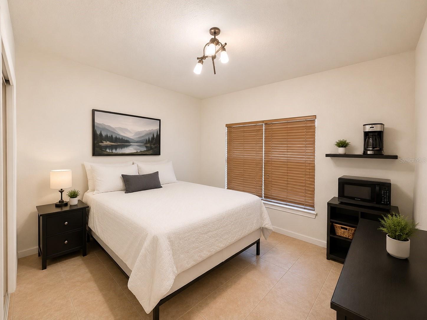 1333 KELLOGG DR, TAVARES, FL, 32778