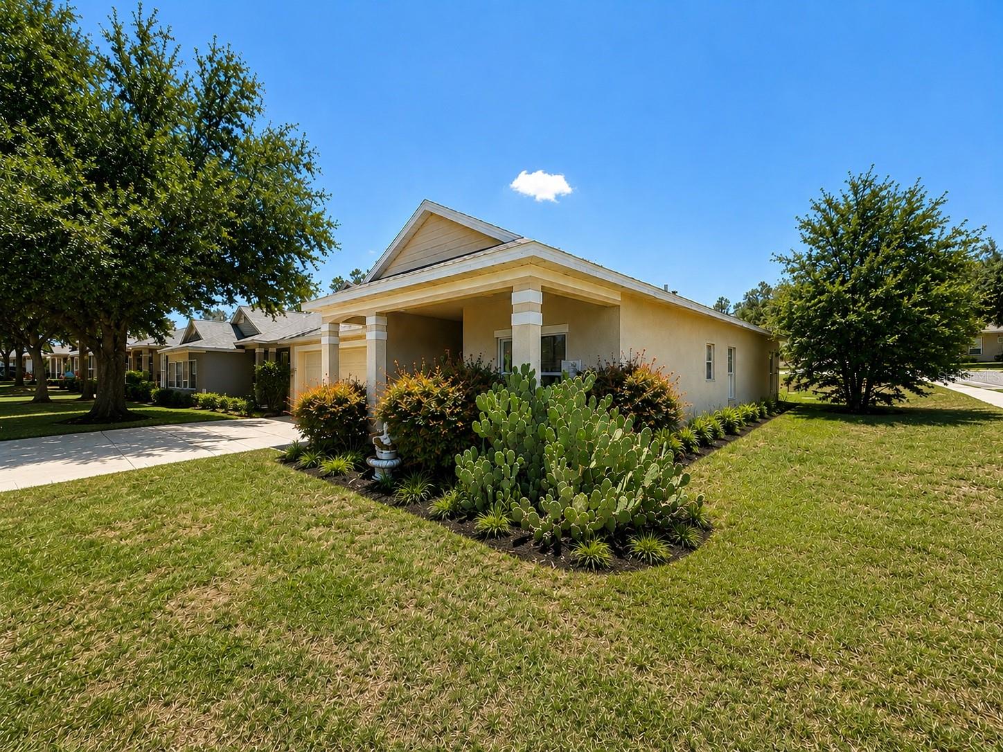 1333 KELLOGG DR, TAVARES, FL, 32778