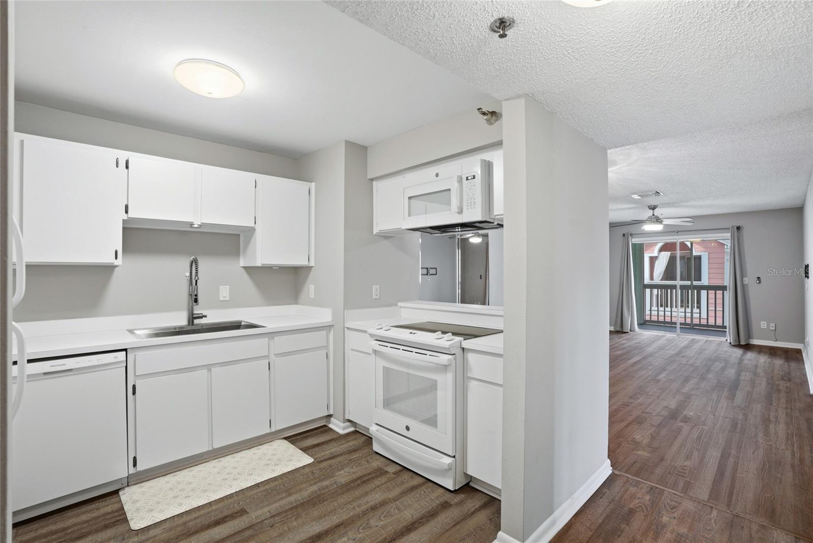 3002 W CLEVELAND ST #B8, TAMPA, FL, 33609