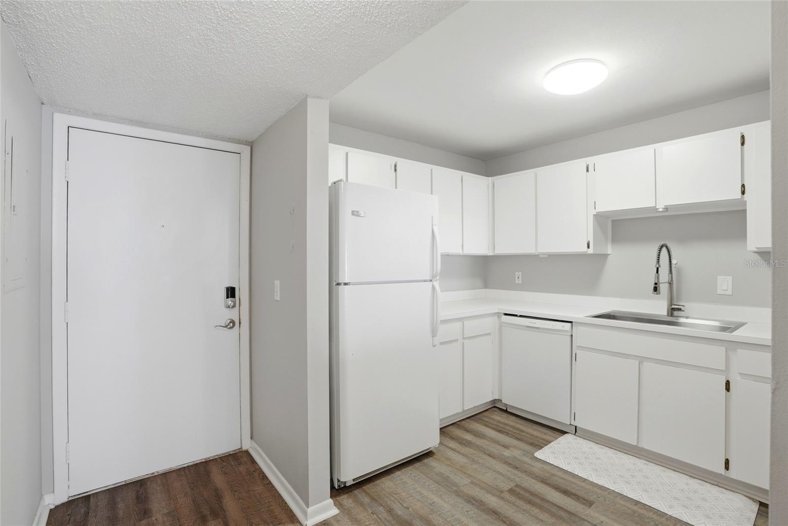 3002 W CLEVELAND ST #B8, TAMPA, FL, 33609