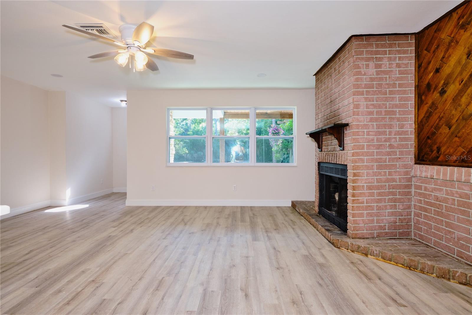221 18TH AVE NW, NAPLES, FL, 34120