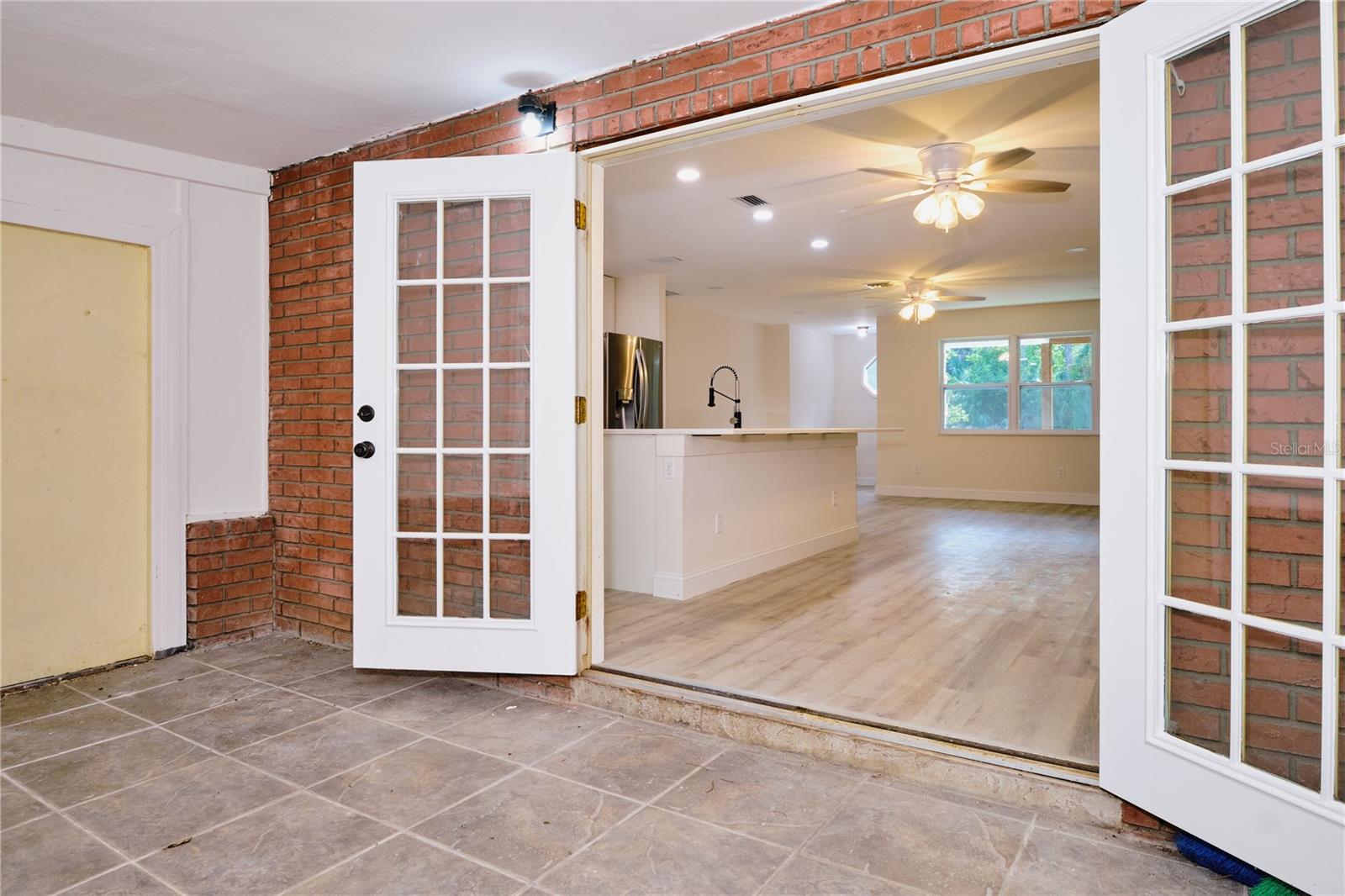 221 18TH AVE NW, NAPLES, FL, 34120
