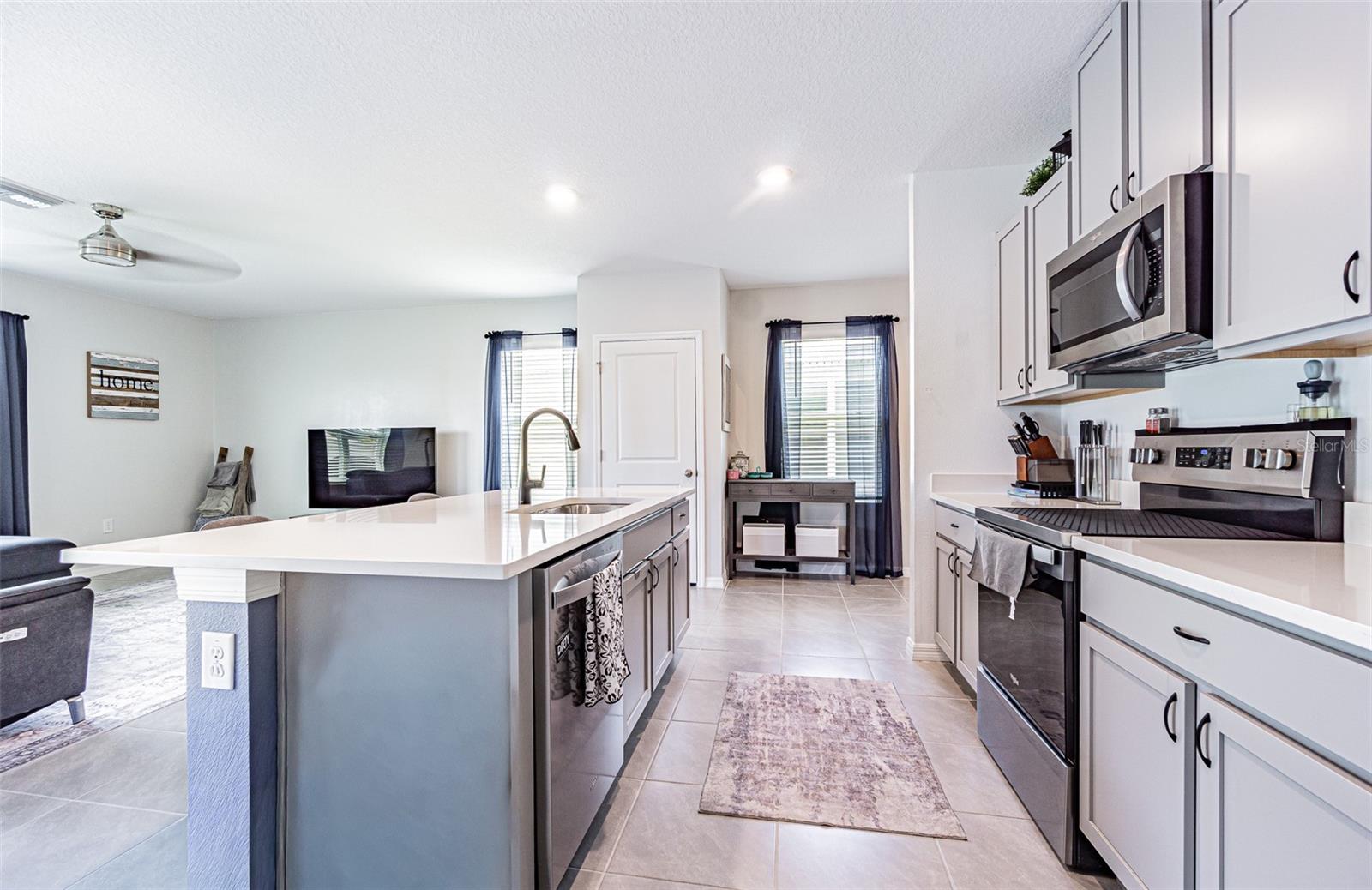 7061 BROAD RIVER AVE, LAND O LAKES, FL, 34638