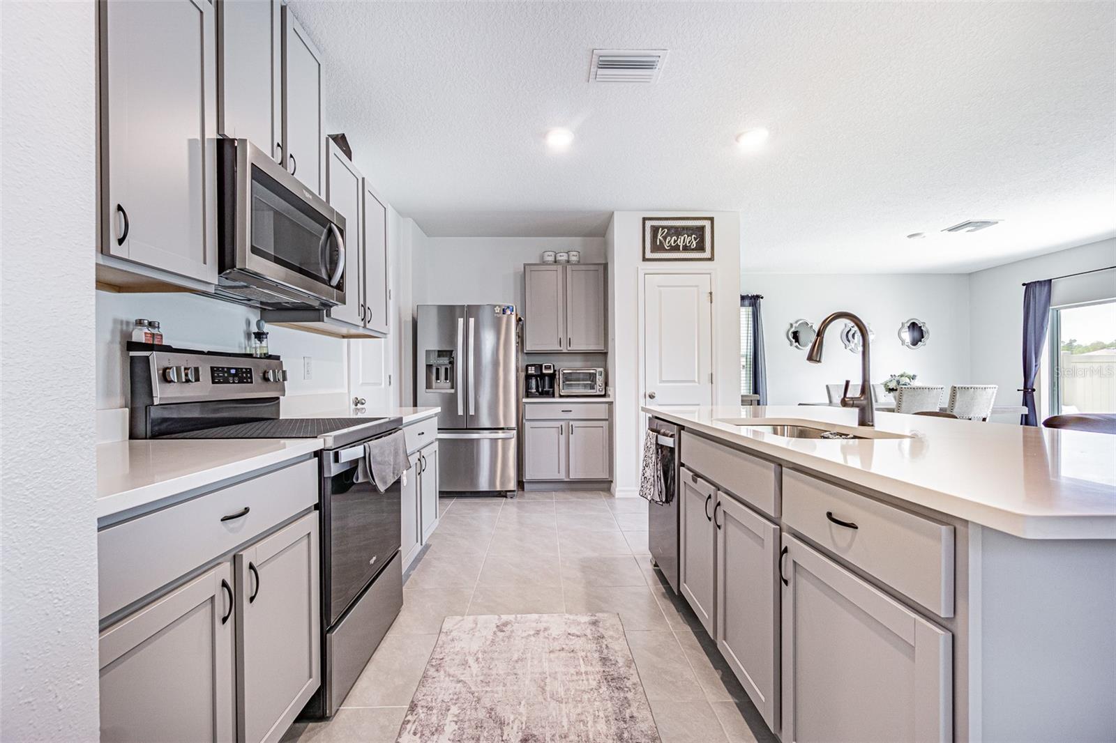 7061 BROAD RIVER AVE, LAND O LAKES, FL, 34638