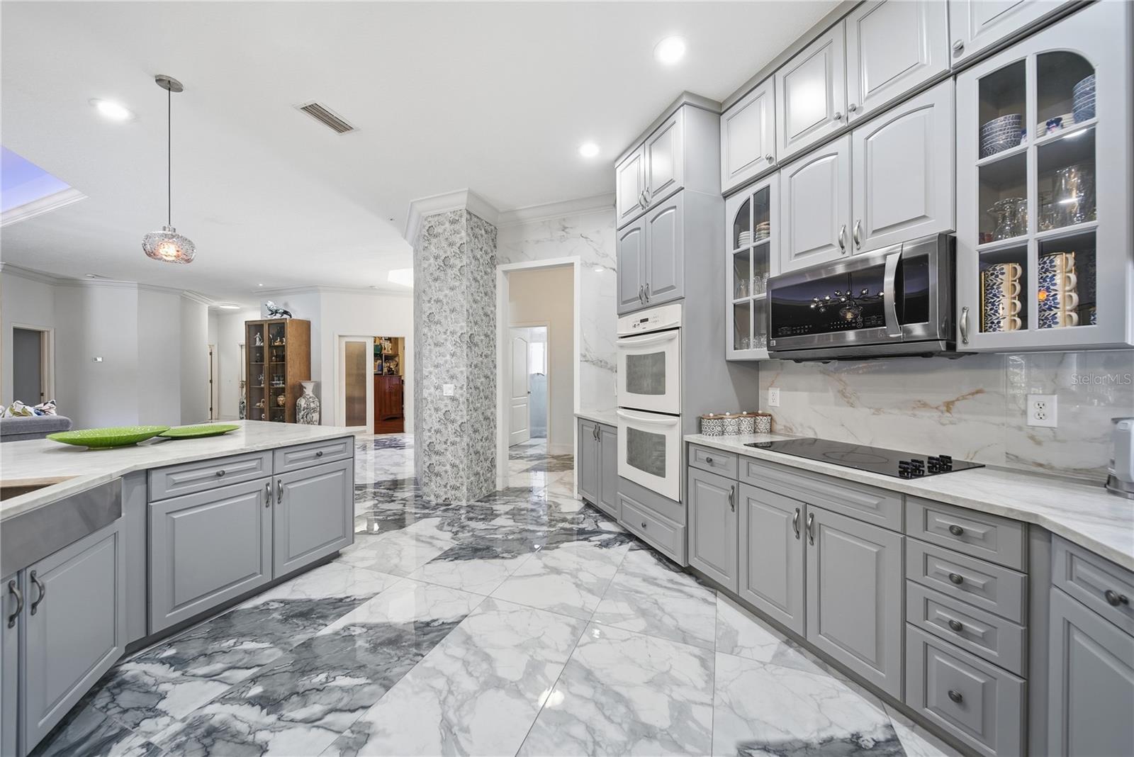 8286 N 97TH N ST, SEMINOLE, FL, 33777