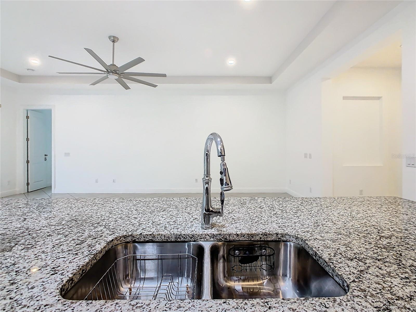 8325 TOPSAIL PL, WINTER GARDEN, FL, 34787