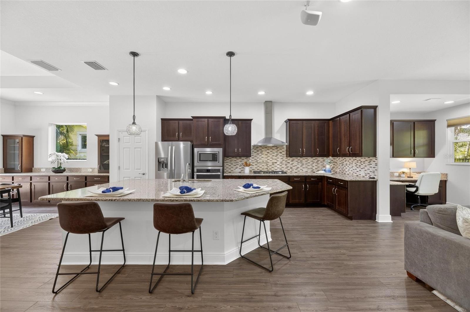 6411 BLUE SAIL LN, APOLLO BEACH, FL, 33572
