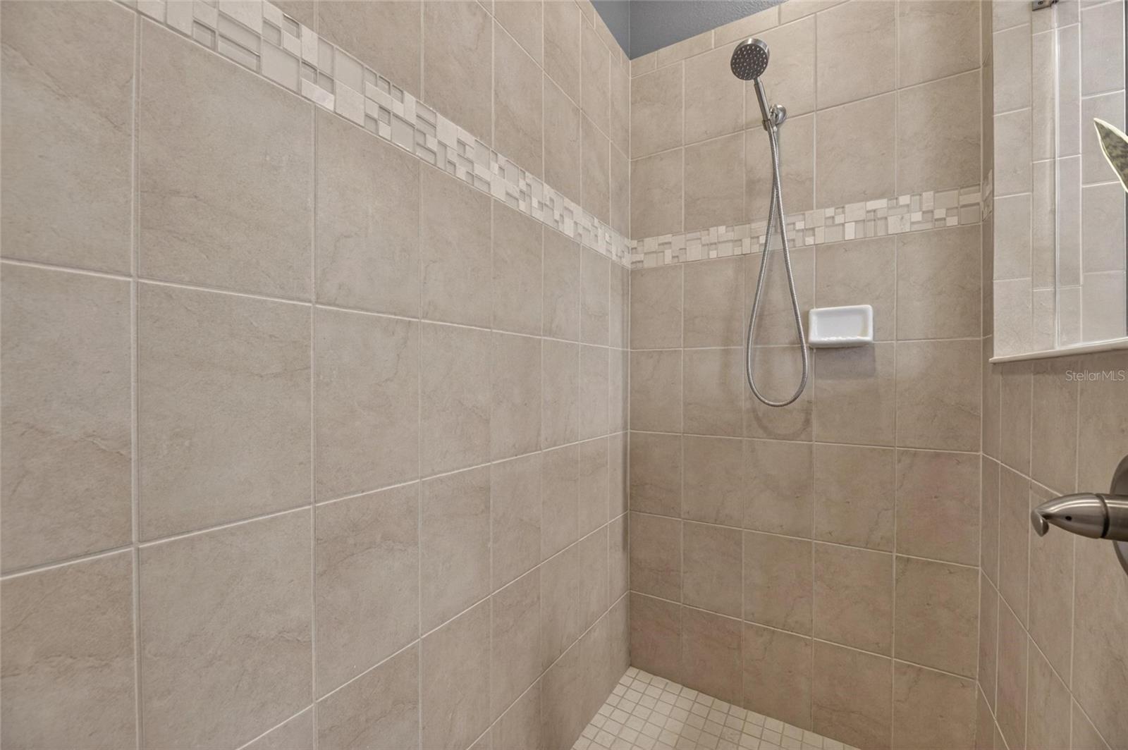 6411 BLUE SAIL LN, APOLLO BEACH, FL, 33572