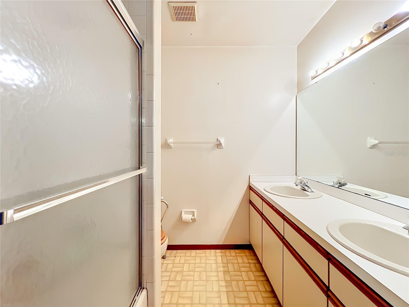 2205 FAIRMONT CIR, ORLANDO, FL, 32837