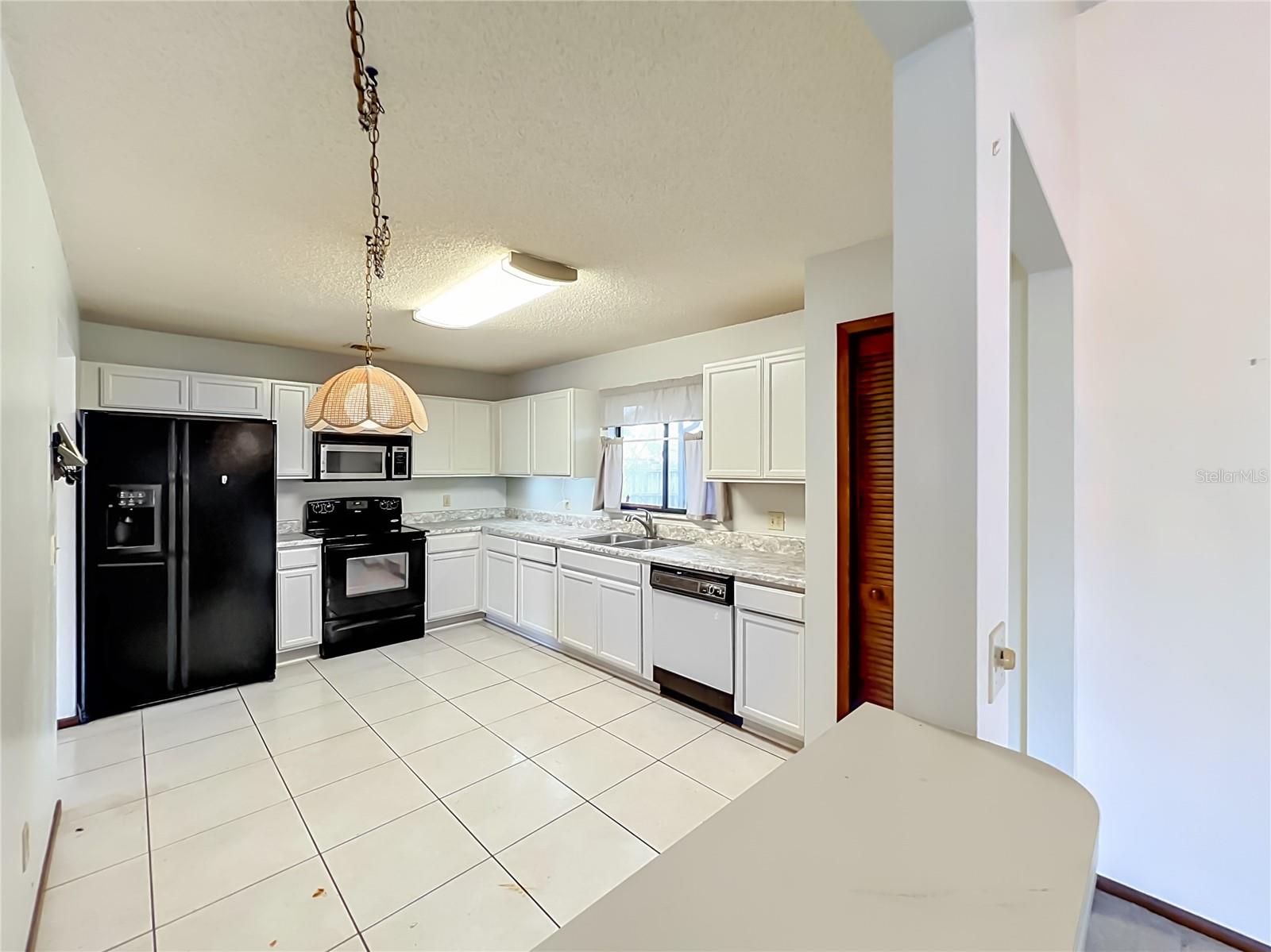 2205 FAIRMONT CIR, ORLANDO, FL, 32837