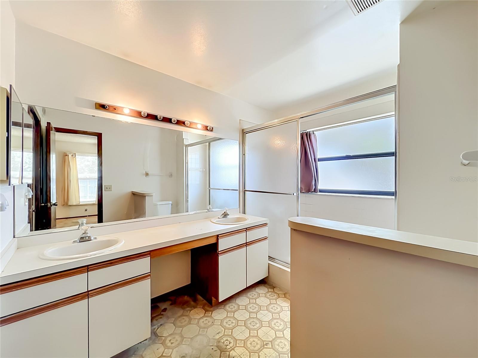 2205 FAIRMONT CIR, ORLANDO, FL, 32837