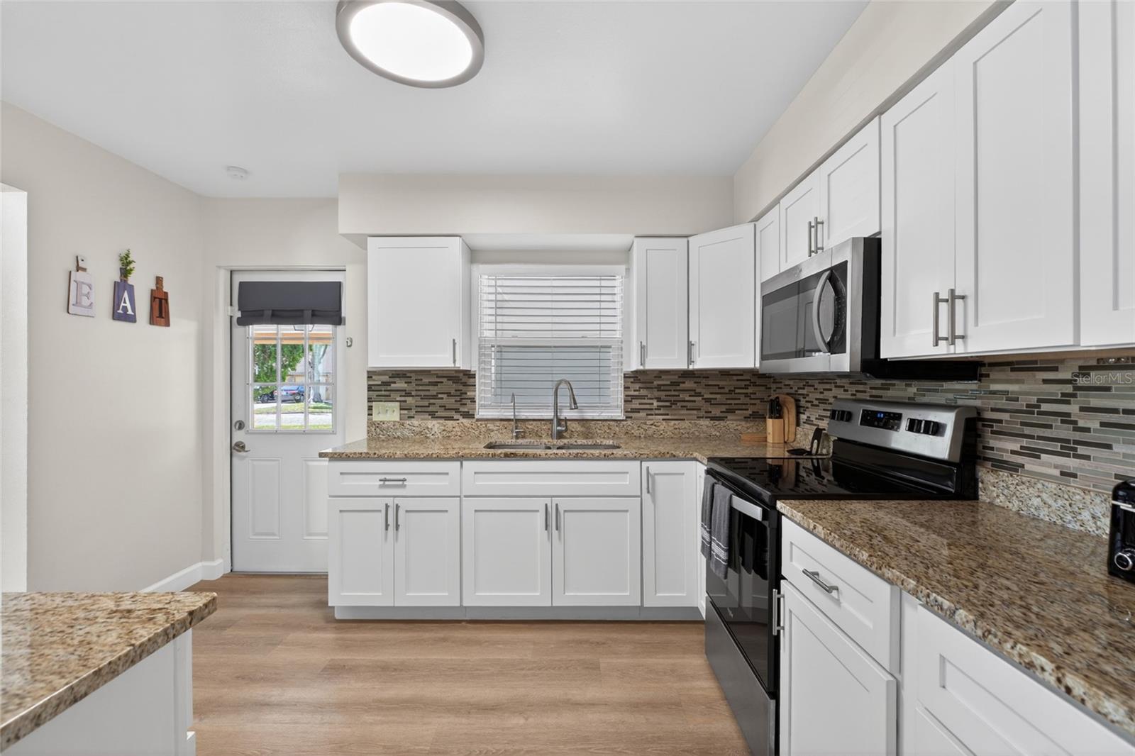 10402 N PAWNEE AVE, TAMPA, FL, 33617