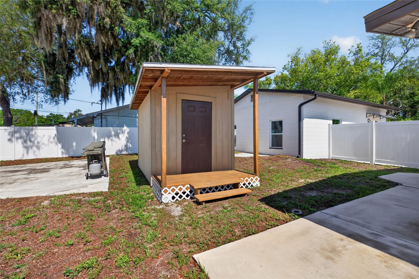 10402 N PAWNEE AVE, TAMPA, FL, 33617