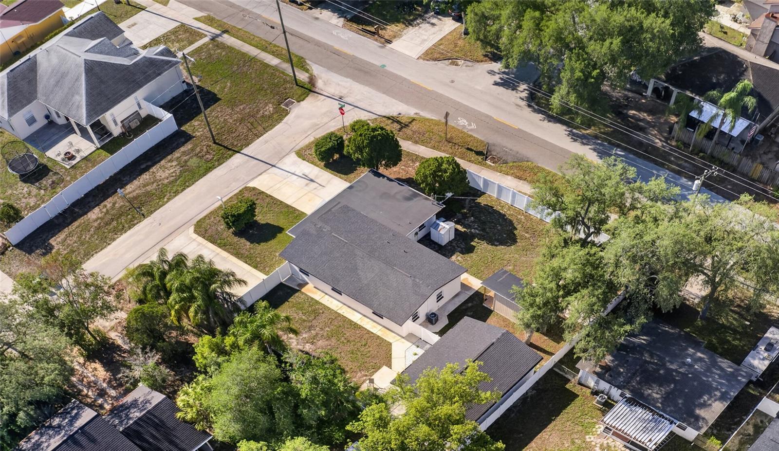 10402 N PAWNEE AVE, TAMPA, FL, 33617