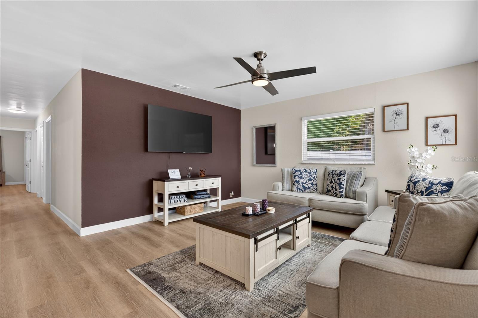 10402 N PAWNEE AVE, TAMPA, FL, 33617