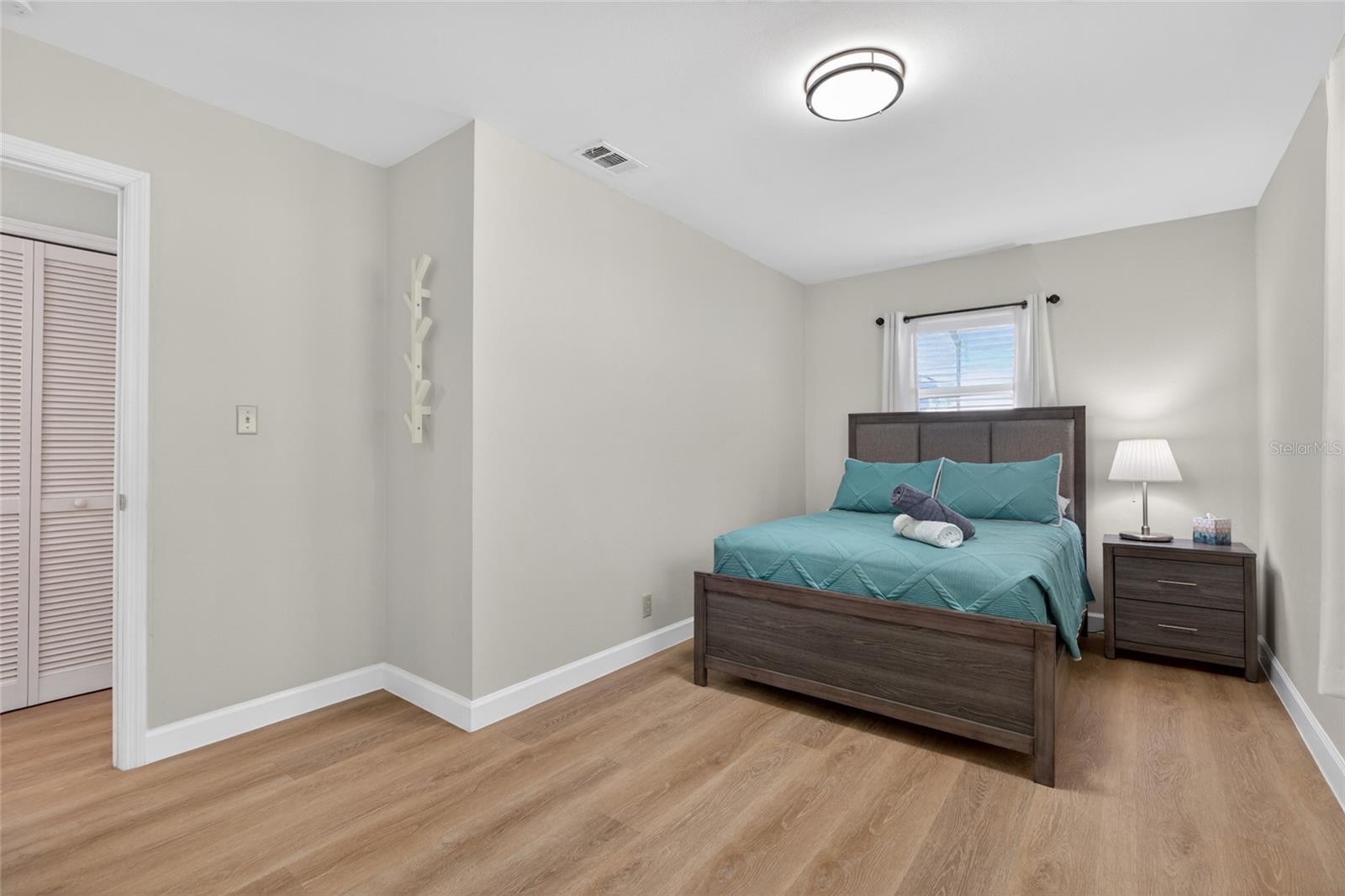10402 N PAWNEE AVE, TAMPA, FL, 33617
