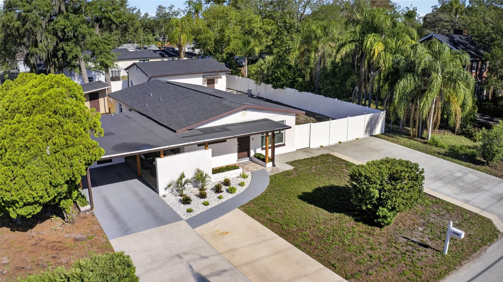 10402 N PAWNEE AVE, TAMPA, FL, 33617
