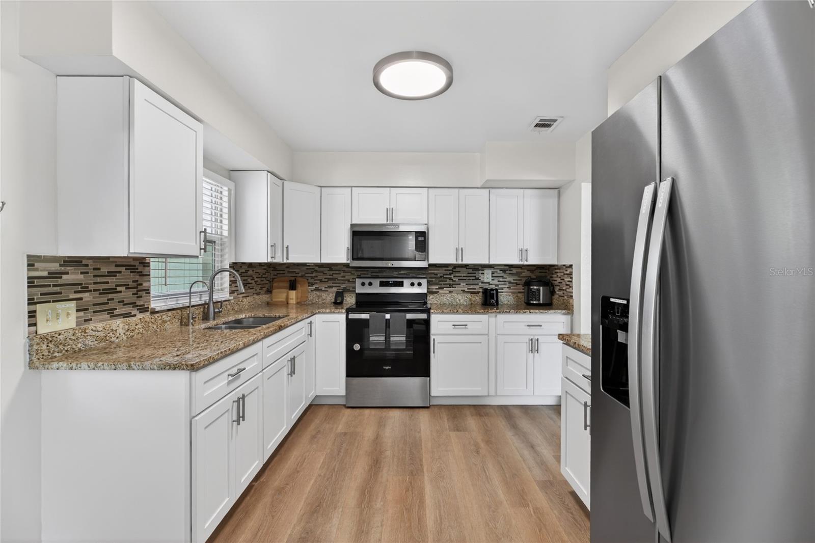 10402 N PAWNEE AVE, TAMPA, FL, 33617