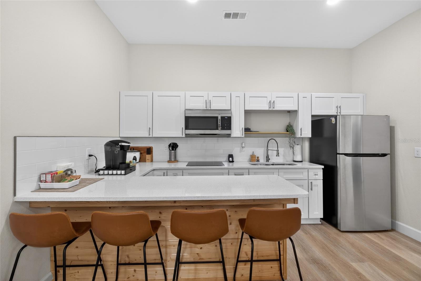 10402 N PAWNEE AVE, TAMPA, FL, 33617