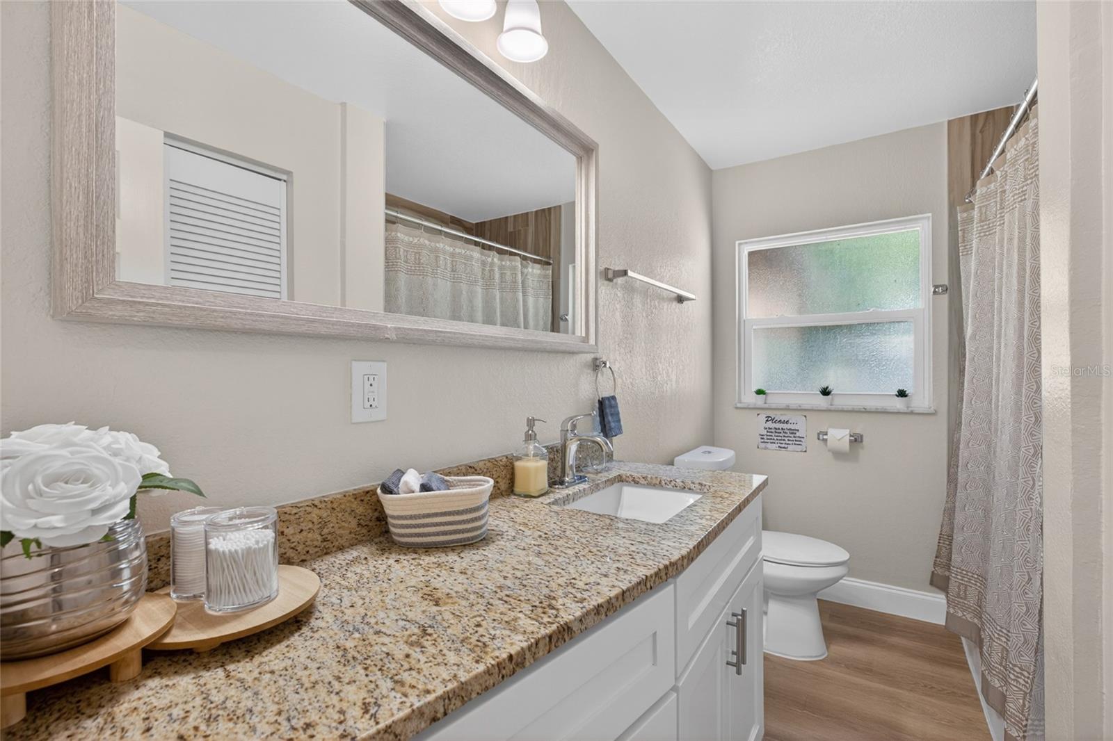 10402 N PAWNEE AVE, TAMPA, FL, 33617