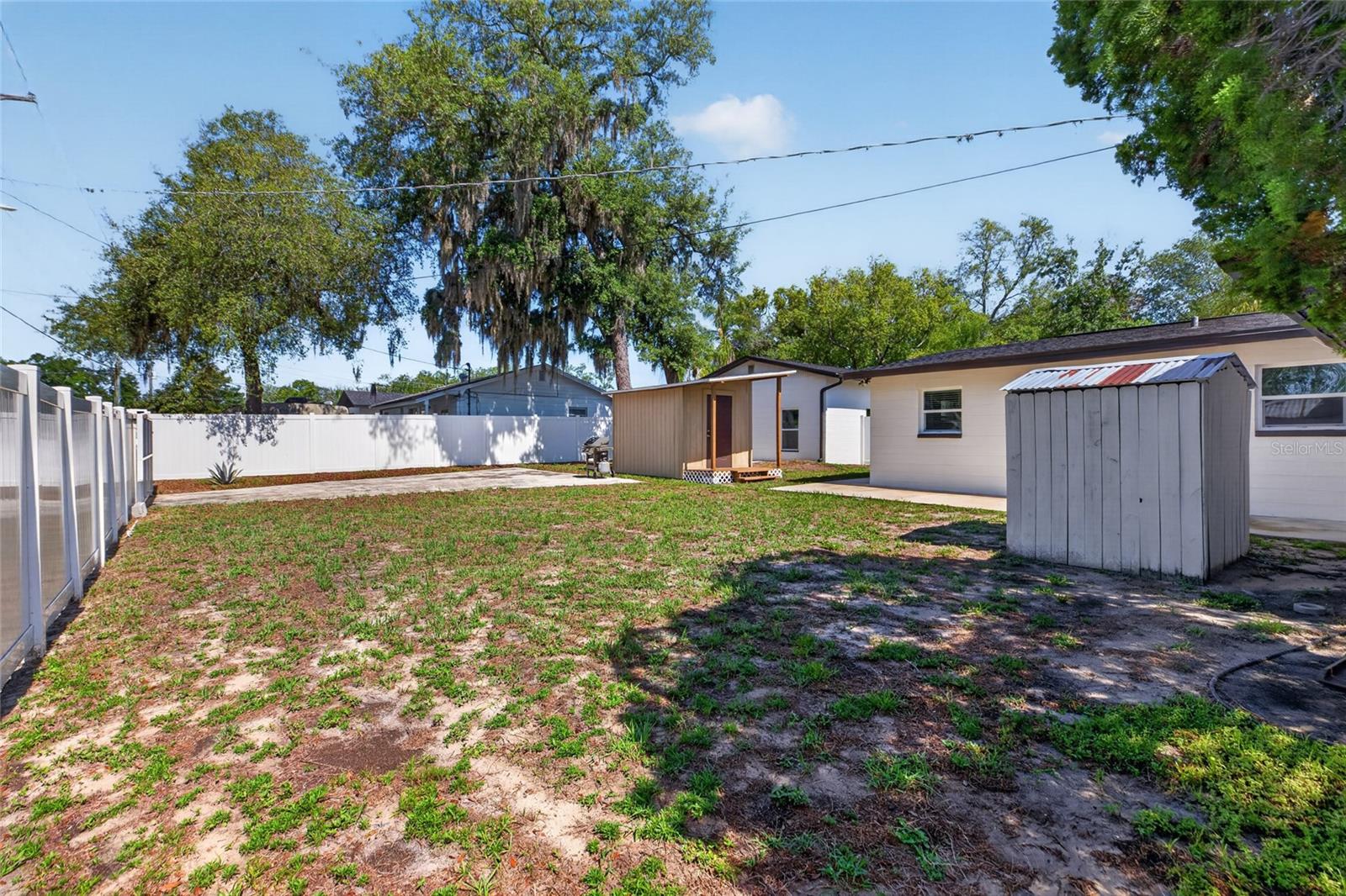 10402 N PAWNEE AVE, TAMPA, FL, 33617