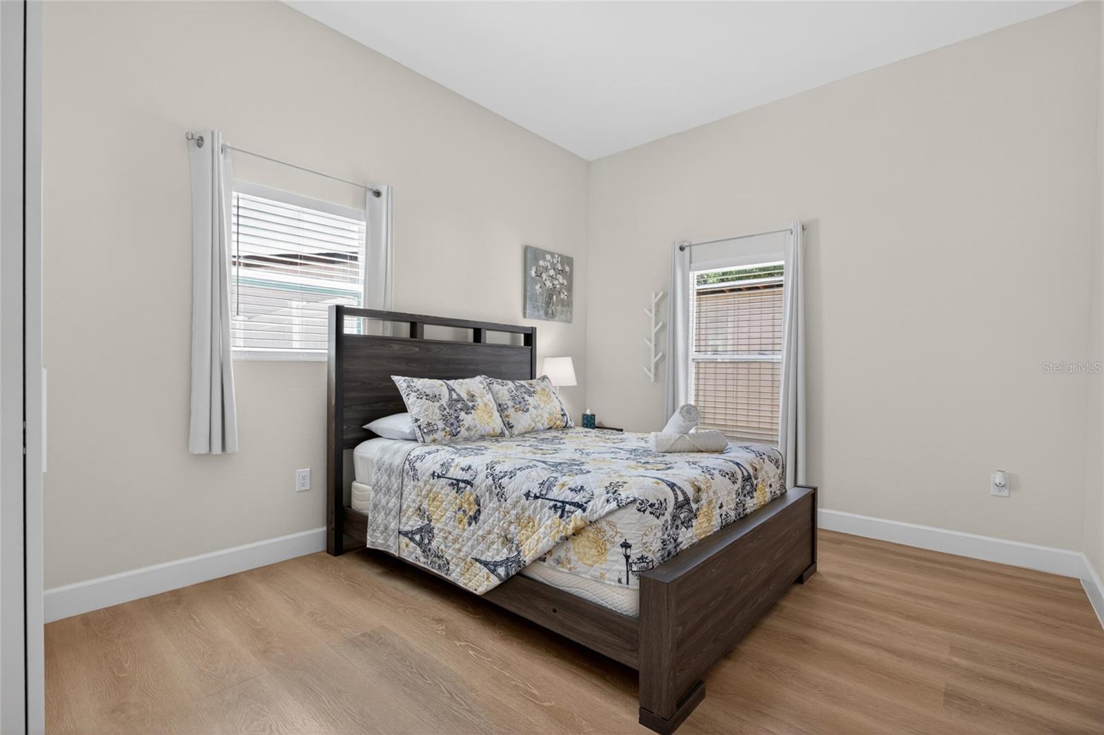 10402 N PAWNEE AVE, TAMPA, FL, 33617