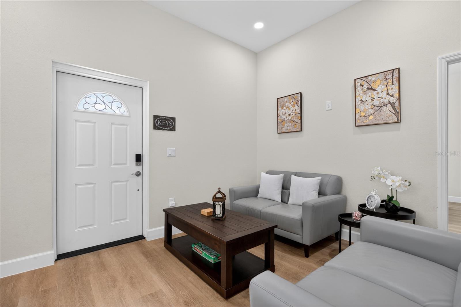 10402 N PAWNEE AVE, TAMPA, FL, 33617