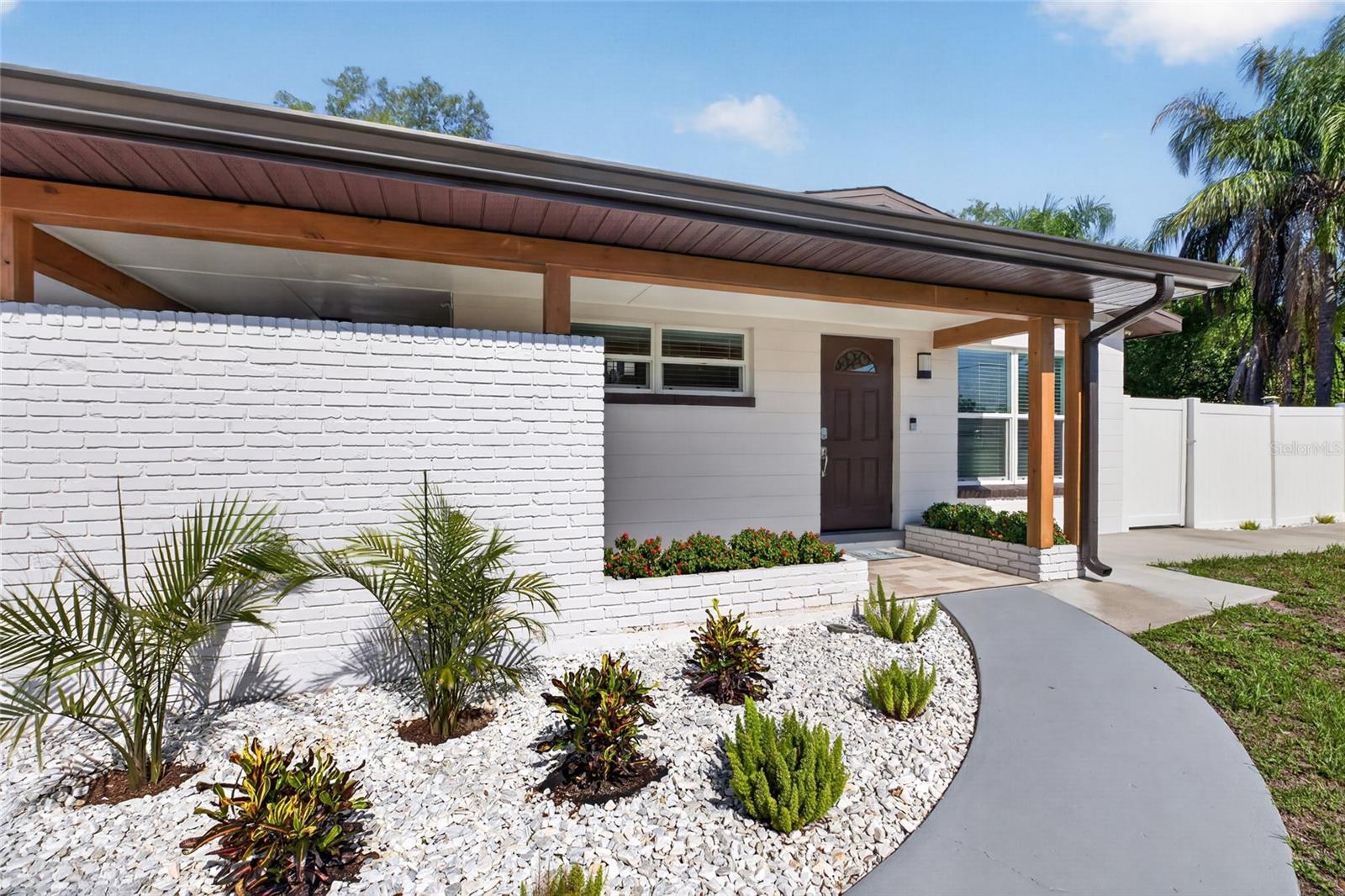 10402 N PAWNEE AVE, TAMPA, FL, 33617