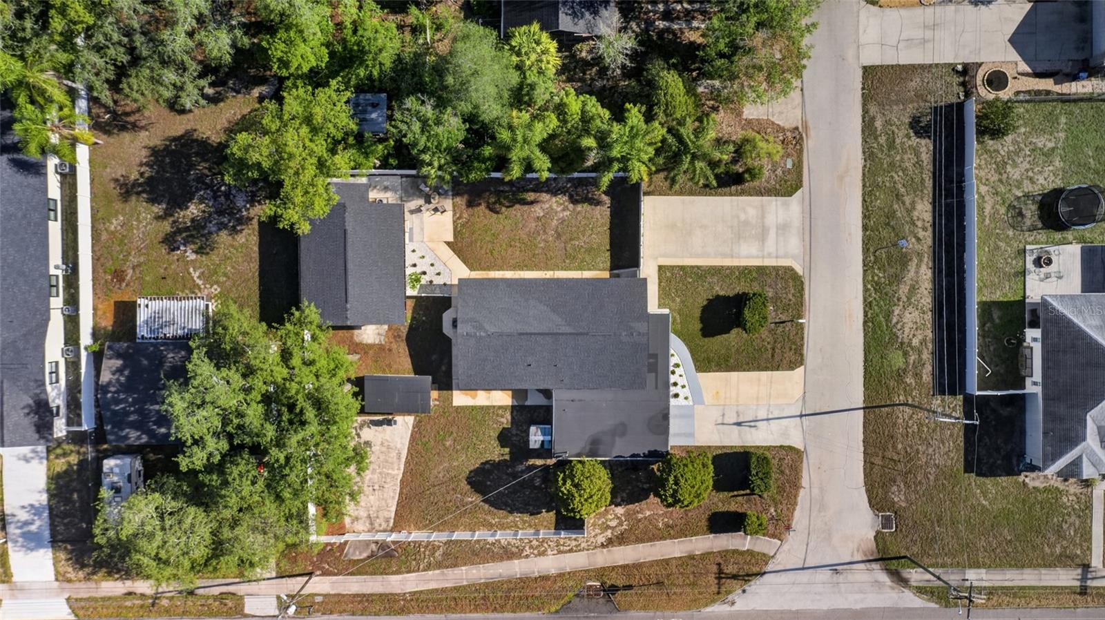 10402 N PAWNEE AVE, TAMPA, FL, 33617