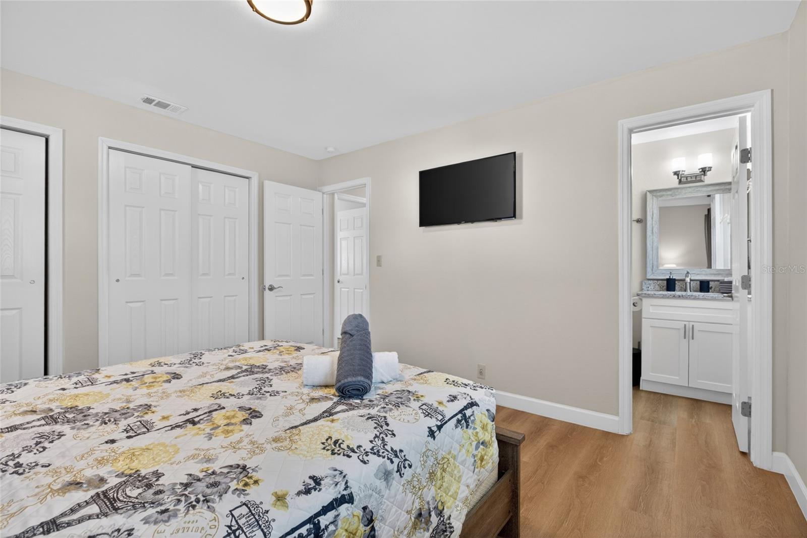 10402 N PAWNEE AVE, TAMPA, FL, 33617