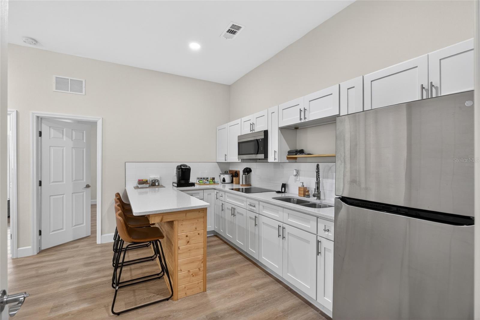 10402 N PAWNEE AVE, TAMPA, FL, 33617