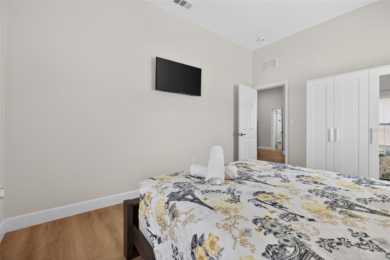 10402 N PAWNEE AVE, TAMPA, FL, 33617