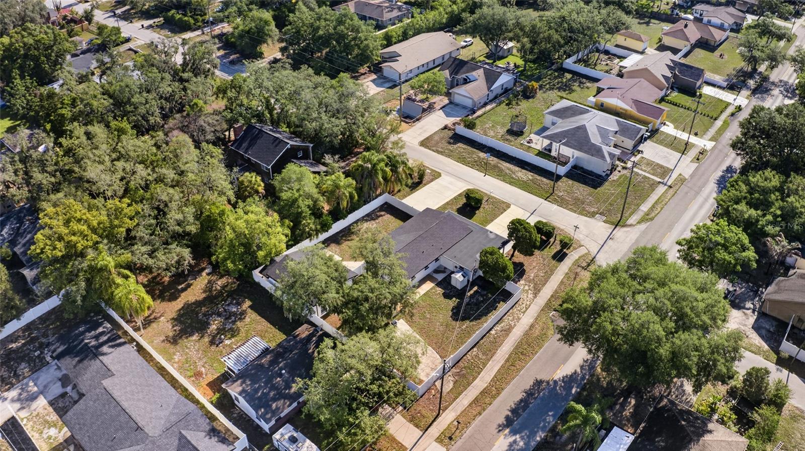 10402 N PAWNEE AVE, TAMPA, FL, 33617
