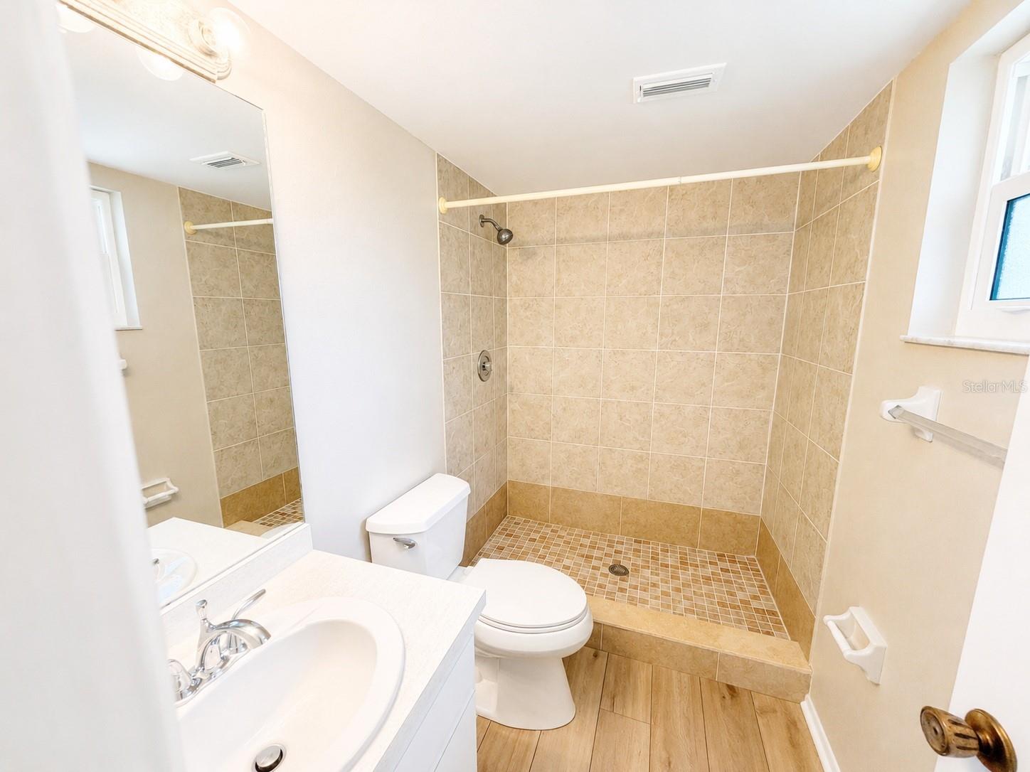 211 RUBENS DR #E, NOKOMIS, FL, 34275