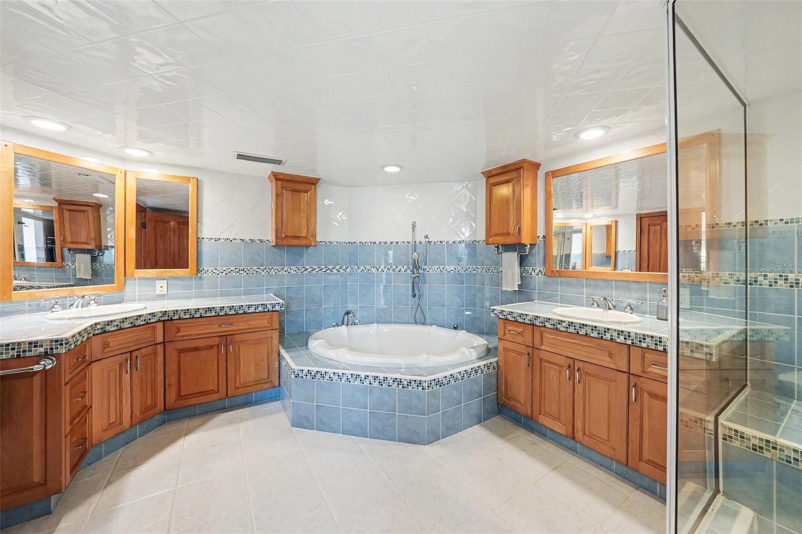 5900 LEELAND ST S, ST PETERSBURG, FL, 33715