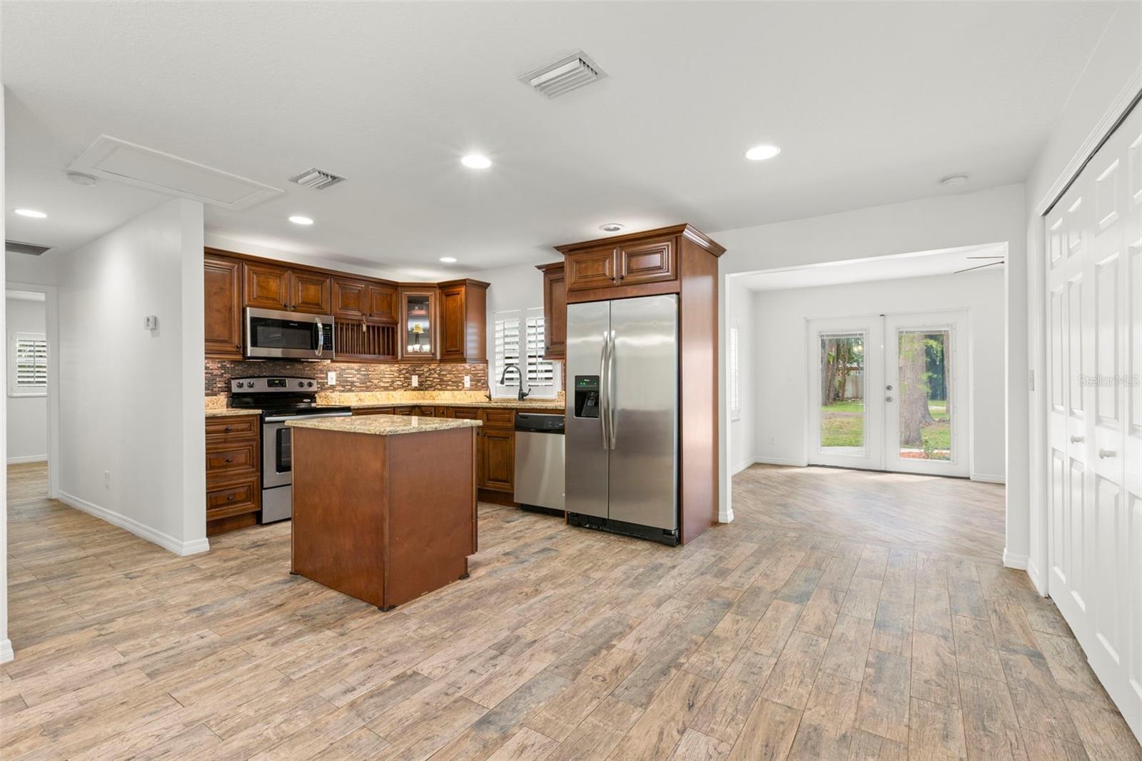 17309 N DALE MABRY HWY, LUTZ, FL, 33548