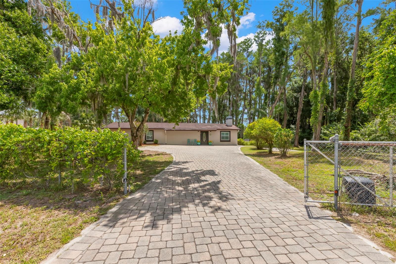 17309 N DALE MABRY HWY, LUTZ, FL, 33548