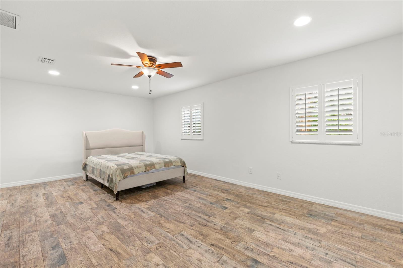 17309 N DALE MABRY HWY, LUTZ, FL, 33548